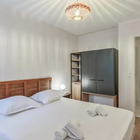 1 Bedroom - Near The * La Rochelle (Charente-Maritime)