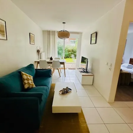 1 Bedroom - Near The Apartment *