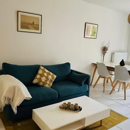 Apartment 1 Bedroom - Near The